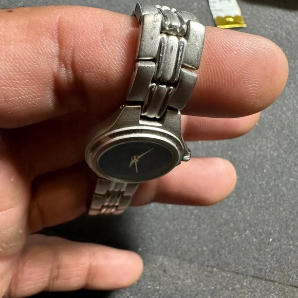 Casual Corner Annex Ladies Quartz Watch Silver Tone Black Diamond Dial Working - Picture 6 of 11